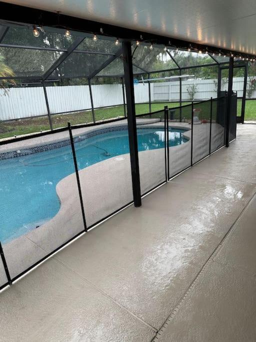 Lake Valrico'S Camelot Court With Heated Pool & Access To Private Lake Exteriör bild