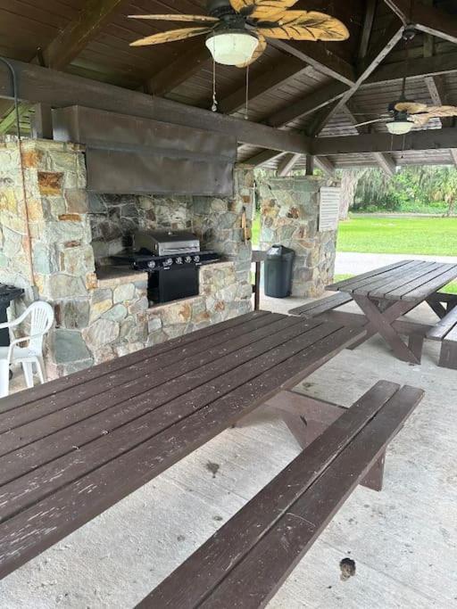 Lake Valrico'S Camelot Court With Heated Pool & Access To Private Lake Exteriör bild